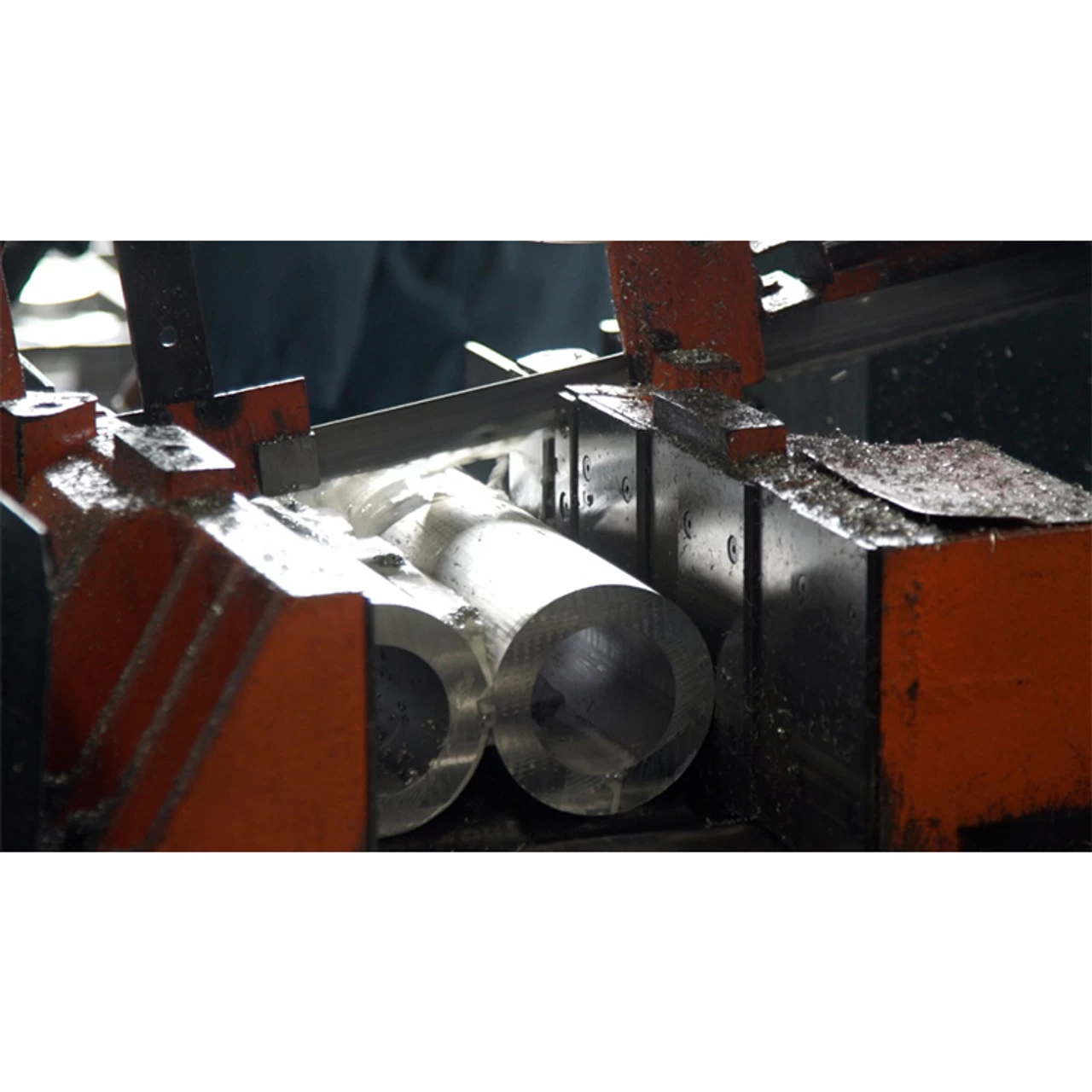 Vance & Hines - Torquer 450 Slip-On Mufflers Fits '17-'23 Touring Models - Chrome 6 Vance & Hines - Torquer 450 Slip-On Mufflers Fits '17-'23 Touring Models - Chrome - Image 6