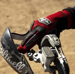 Biltwell Anza Gloves - Red/Black 26 Biltwell Anza Gloves - Red/Black -Next stop, Motorcycle riding. biltwell anza gloves redblack 03802.1690489327