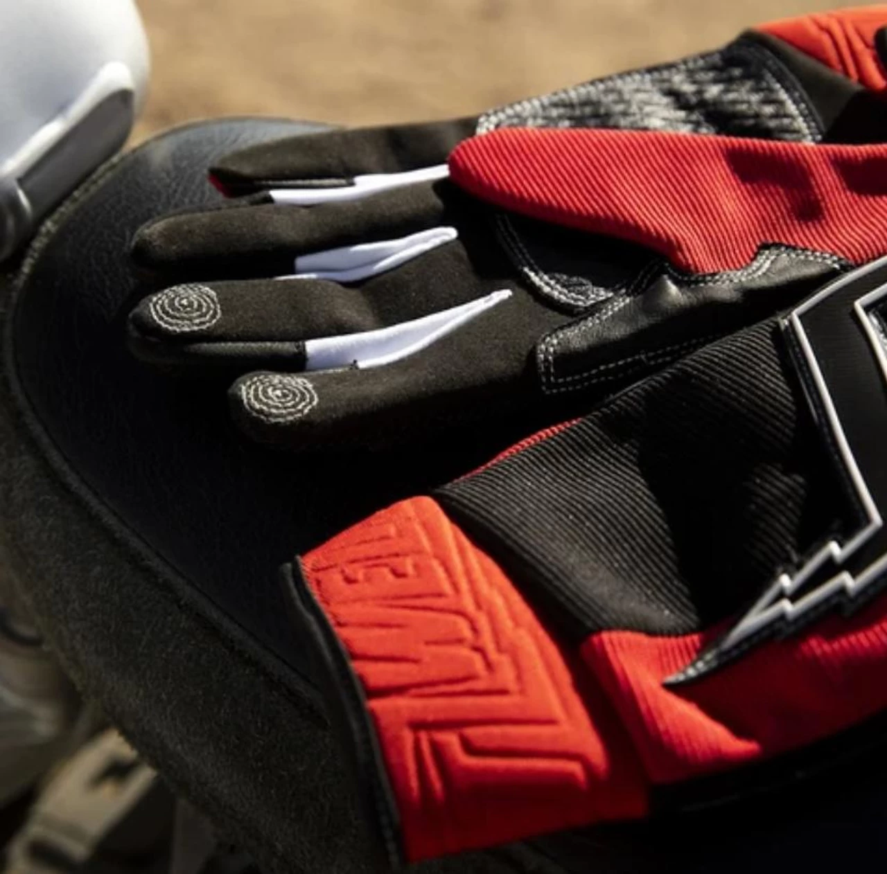 Biltwell Baja Gloves - Red/Black 9 Biltwell Baja Gloves - Red/Black - Image 9