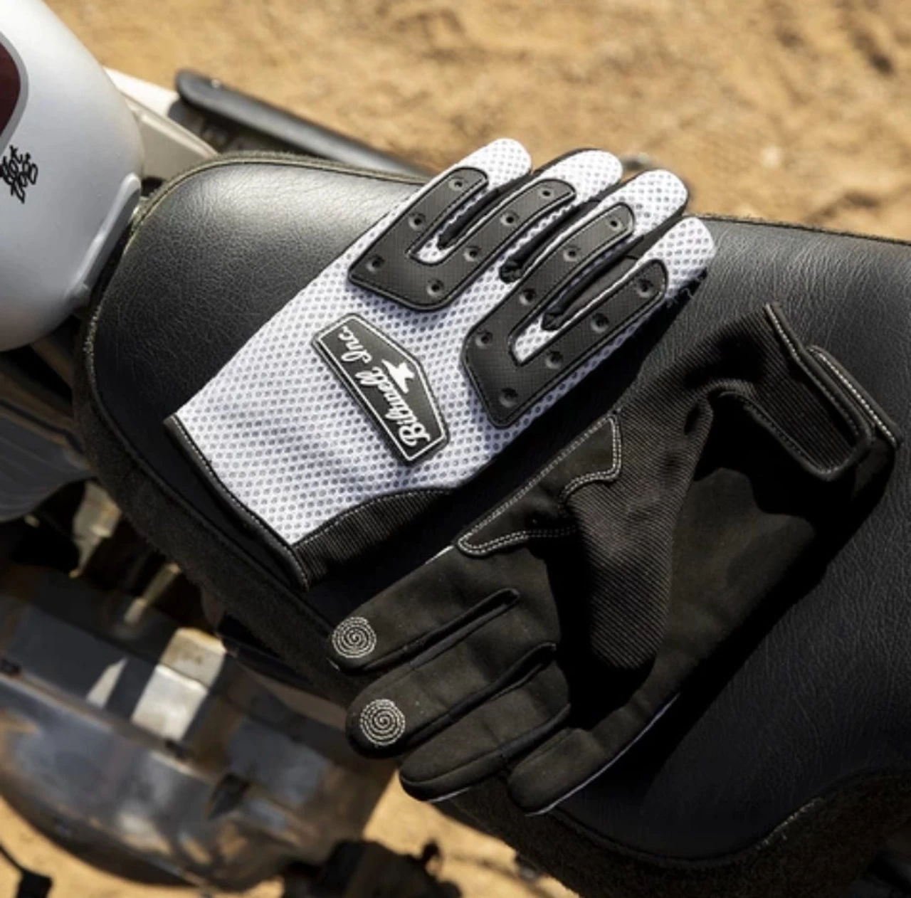 Biltwell Anza Gloves - White/Black 17 Biltwell Anza Gloves - White/Black - Image 17