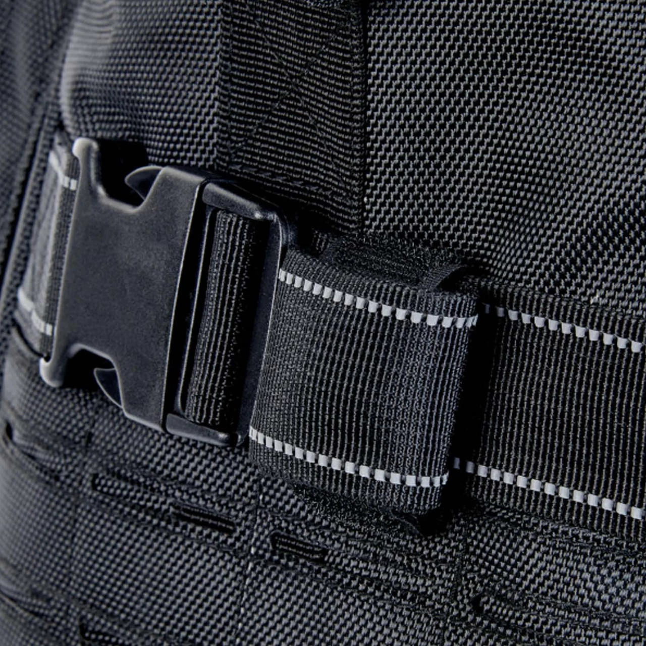 Biltwell - Black Exfil 80 Gen 2 Motorcycle Bag 16 Biltwell - Black Exfil 80 Gen 2 Motorcycle Bag - Image 16