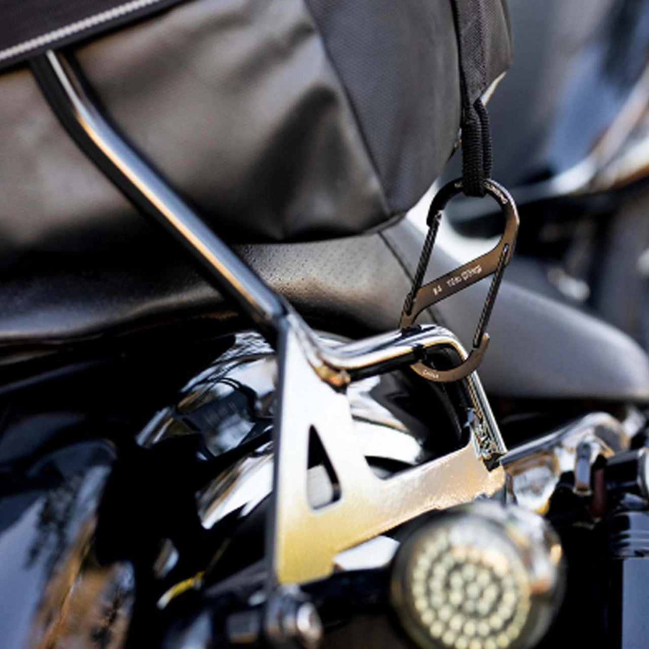 Biltwell - Black Exfil 80 Gen 2 Motorcycle Bag 4 Biltwell - Black Exfil 80 Gen 2 Motorcycle Bag - Image 4